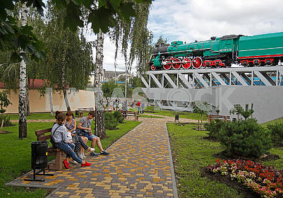 Monument to locomotive FD 20-508