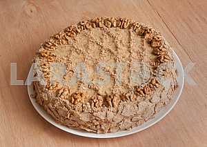 Cake with walnuts