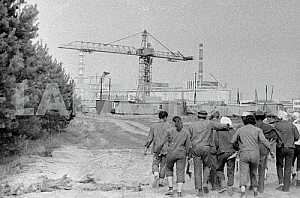 Students at the construction of the 4th power unit of the ChNPP