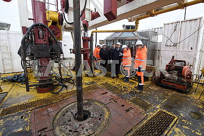 Vladimir Groysman examines the gas well