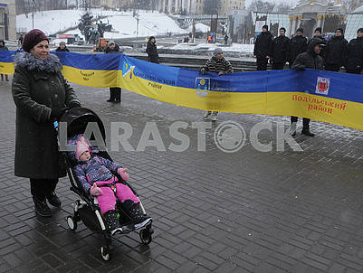 The longest flag of Ukraine was deployed on Khreshchatyk