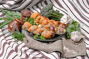 Bake sausage sprinkled with sesame seeds