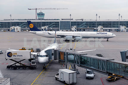 MUNICH, GERMANY, SEPTEMBRE 2014: Lufthansa airbus airplane parke