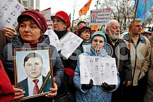 Акция протеста чернобыльцев у Кабмина в Киеве