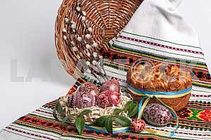  EASTER EGGS IN A BASKET