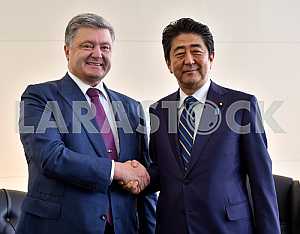 Петр Порошенко и Синдзо Абэ