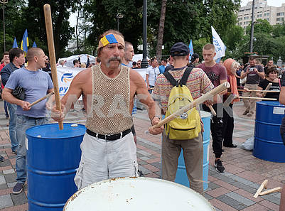 Protesters before the Verkhovna Rada
