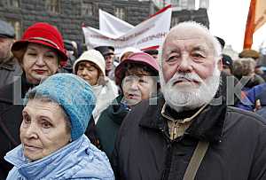 Акция протеста чернобыльцев у Кабмина в Киеве
