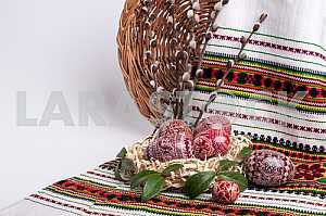  EASTER EGGS IN A BASKET