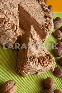 Cake with walnuts