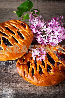 Brioche dough with blackcurrant, with violet lilac flowers