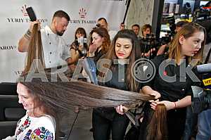 Регистрация рекорда Украины на самые длинные натуральные волосы