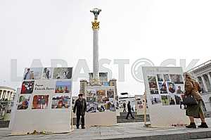Honoring the memory of those killed during Euromaidan.