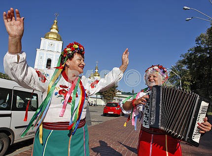 Women dressed in Ukrainian clothes.