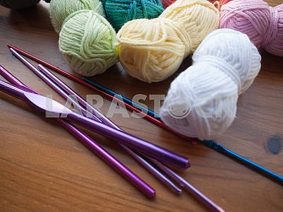 Knitting Equipment