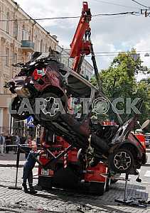 Взорванный автомобиль в котором находился Павел Шеремет
