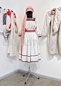The exhibition Masterpieces of Ukrainian folk embroidery in Kiev